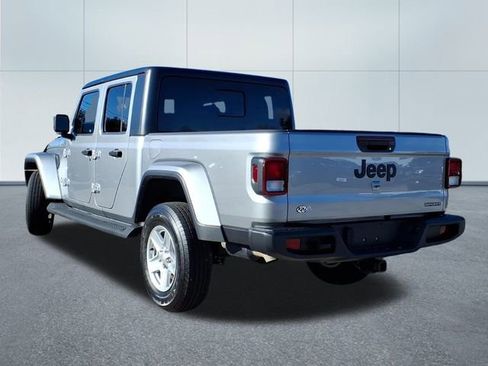 Used 2021 Jeep Gladiator Sport image 3