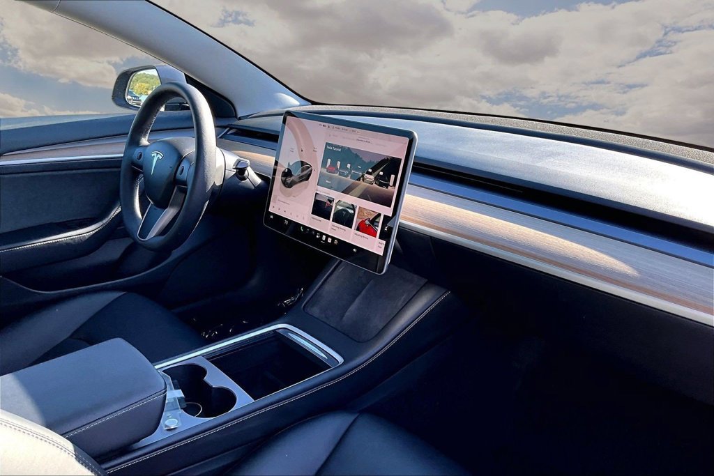 Used 2023 Tesla Model 3 Performance AWD/4WD image 26