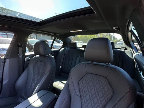 Used 2021 BMW 540i w/ M Sport Package RWD image 4