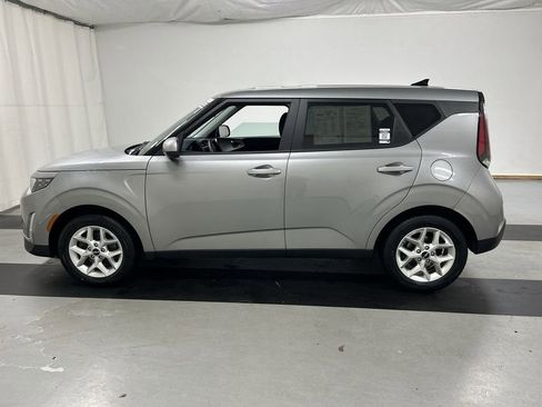 Used 2023 Kia Soul LX w/ LX Technology Package FWD image 6