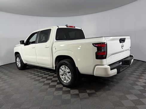 Used 2022 Nissan Frontier SV w/ Technology Package image 9
