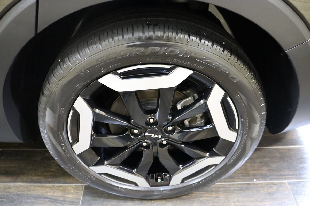 Used 2024 Kia Telluride EX w/ EX Captain's Chair Package FWD image 24
