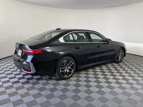 Used 2026 BMW i5 eDrive40 w/ Convenience Package RWD image 9