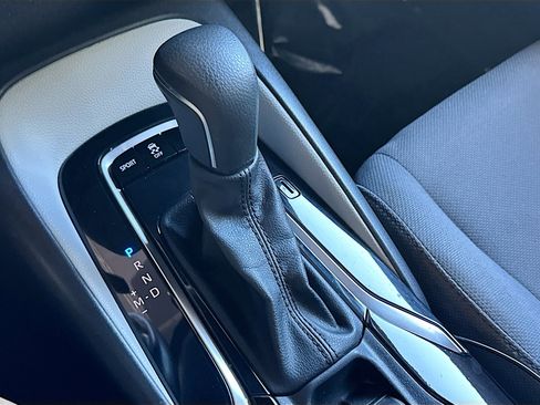 Used 2021 Toyota Corolla SE image 16