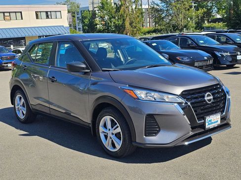 Certified 2023 Nissan Kicks S FWD image 3