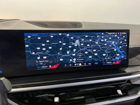 Used 2024 BMW X7 M60i w/ Executive Package image 43