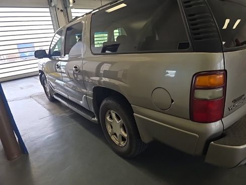 Used 2003 GMC Yukon XL Denali AWD/4WD image 5
