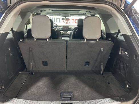 Used 2020 Ford Explorer XLT w/ Equipment Group 202A image 18