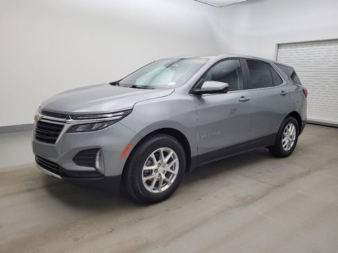 Used 2024 Chevrolet Equinox LT FWD image 2