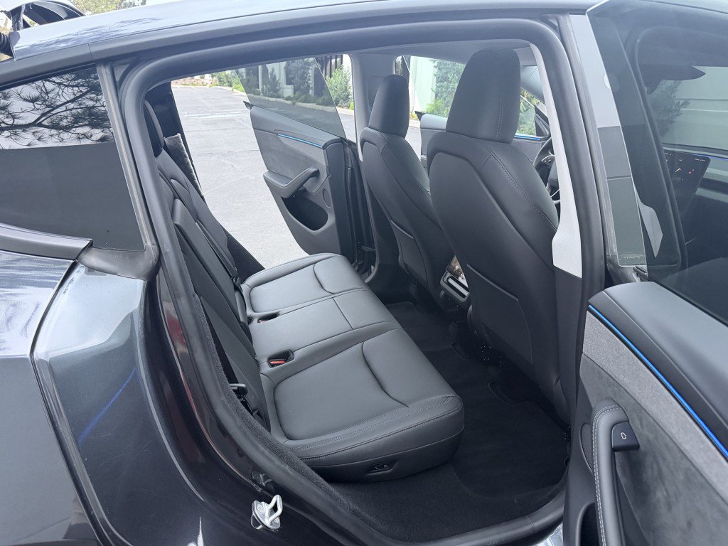 Used 2026 Tesla Model Y Long Range RWD image 14