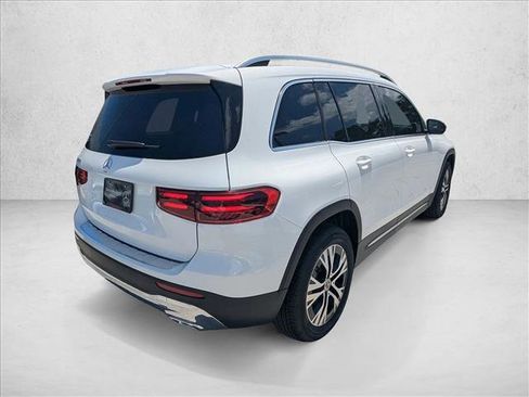 New 2026 Mercedes-Benz GLB 250 image 2