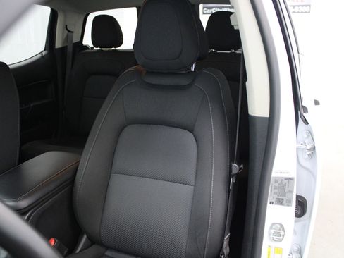 Used 2022 Chevrolet Colorado LT w/ LT Convenience Package image 16