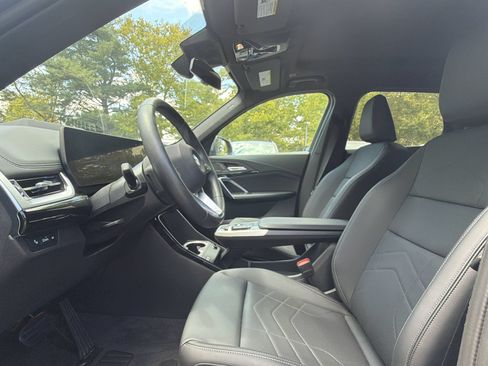 Used 2025 BMW X2 xDrive28i AWD/4WD image 5