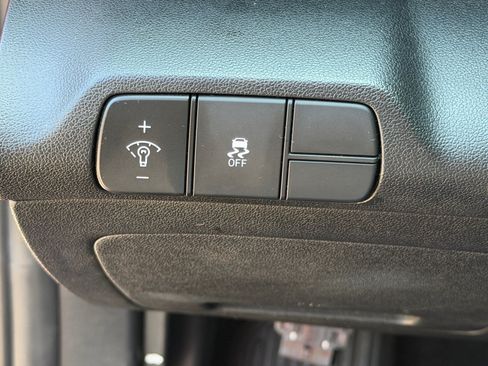 Used 2024 Hyundai Elantra SEL FWD image 22