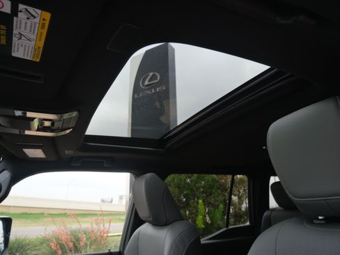 Used 2025 Lexus GX 550 image 22