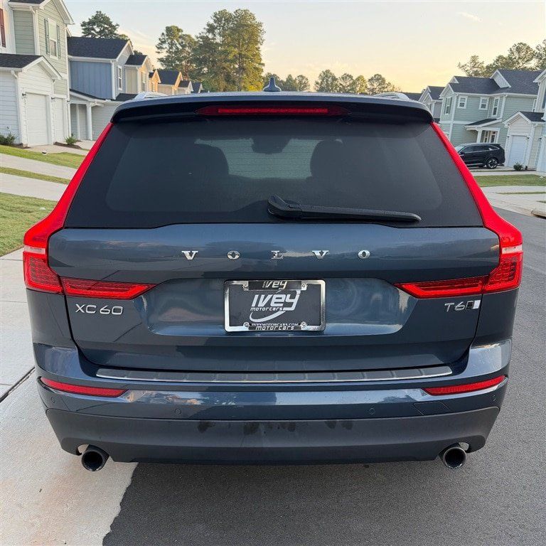Used 2020 Volvo XC60 T6 Momentum w/ Protection Package Premier AWD/4WD image 3