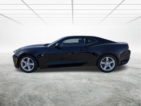 Used 2021 Chevrolet Camaro LT image 9
