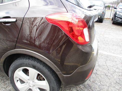 Used 2016 Buick Encore FWD image 16