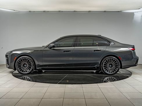 Used 2024 BMW i7 eDrive50 w/ M Sport Package RWD image 8