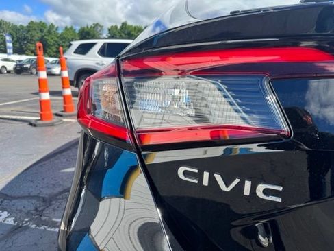 Used 2024 Honda Civic EX-L image 7