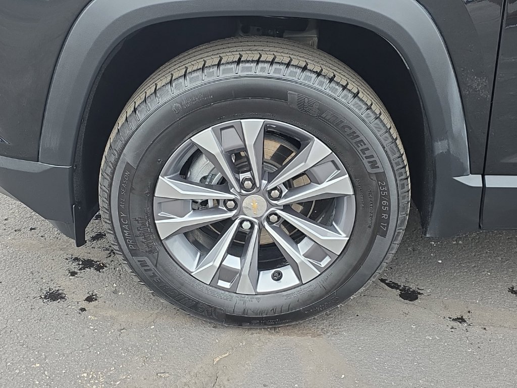 Used 2026 Chevrolet Equinox LT AWD/4WD image 14