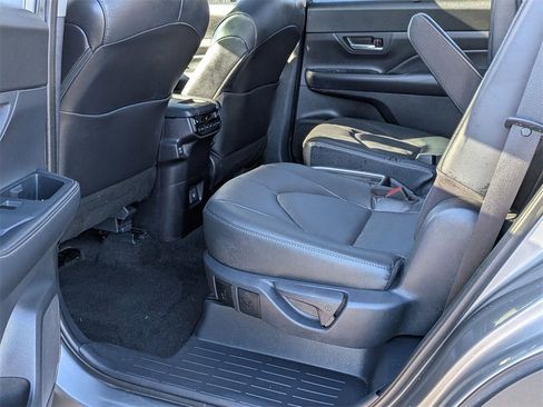 Used 2025 Toyota Grand Highlander AWD image 18