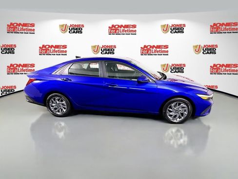 Used 2024 Hyundai Elantra SEL image 16