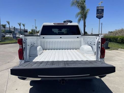 Used 2023 Chevrolet Silverado 1500 LT AWD/4WD image 25