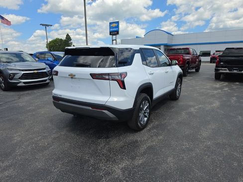 New 2026 Chevrolet Equinox LT w/ Convenience Package II AWD/4WD image 7