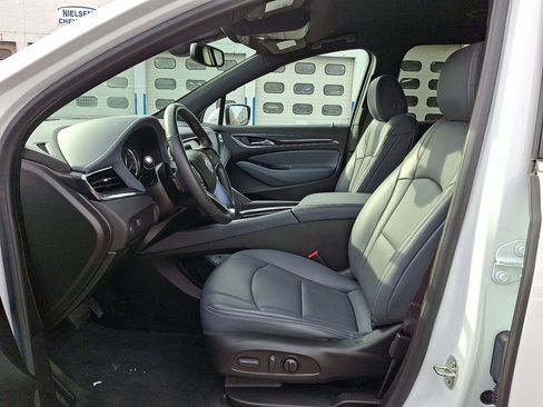 Certified 2024 Buick Enclave Essence image 11