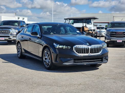 Used 2026 BMW 530i xDrive AWD/4WD image 3