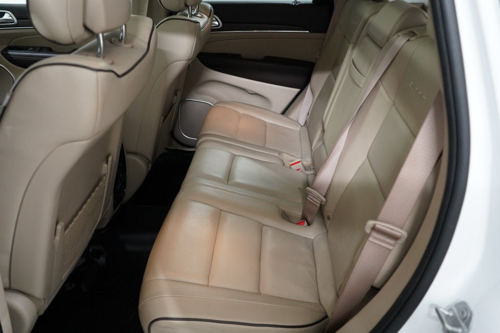 Used 2020 Jeep Grand Cherokee Summit AWD/4WD image 19