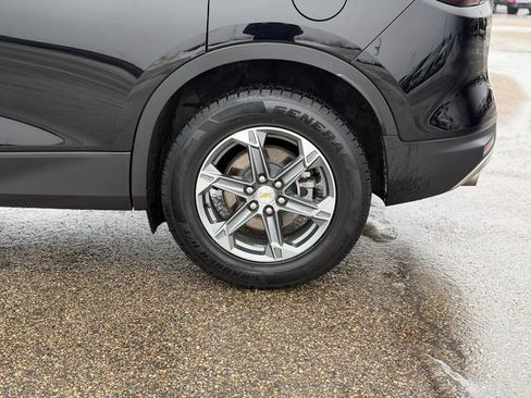 Used 2025 Chevrolet Blazer LT image 11