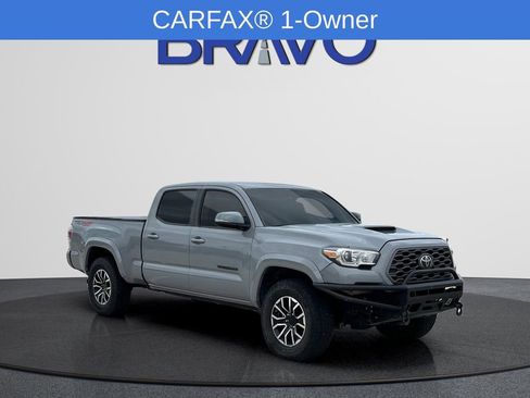 Used 2021 Toyota Tacoma TRD Sport w/ Technology Package AWD/4WD image 3