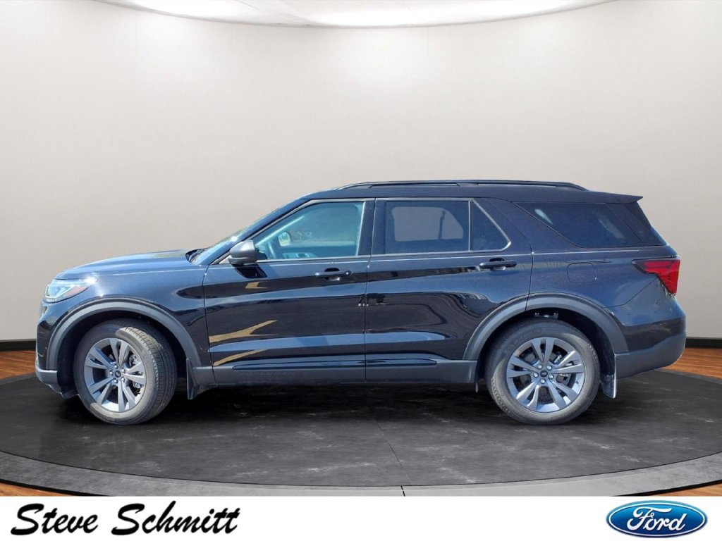 New 2026 Ford Explorer Active w/ Active Comfort Package AWD/4WD image 2