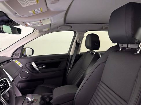 Used 2025 Land Rover Discovery Sport S image 7