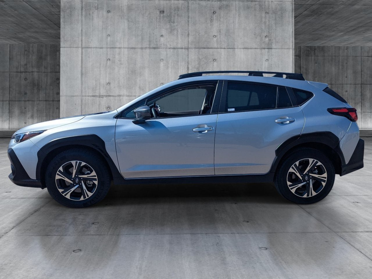 Used 2025 Subaru Crosstrek 2.5i Premium AWD/4WD image 2