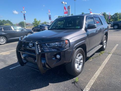 Used 2017 Toyota 4Runner SR5 Premium AWD/4WD image 6