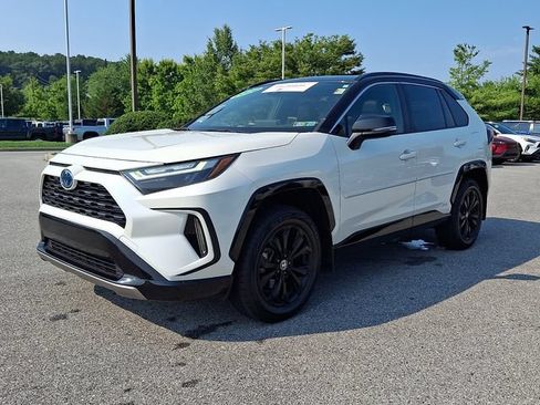 Certified 2022 Toyota RAV4 XSE w/ XSE Grade Weather Package AWD/4WD image 3