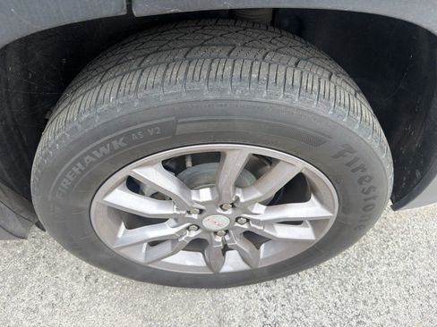 Used 2023 GMC Terrain SLT FWD image 10