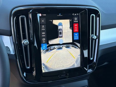 New 2026 Volvo XC40 B5 Ultra w/ Climate Package image 24