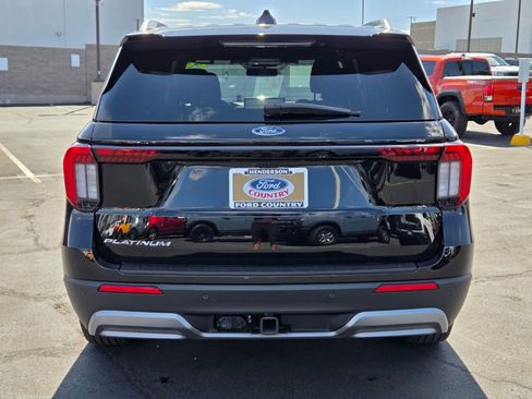 Certified 2026 Ford Explorer Platinum RWD image 5