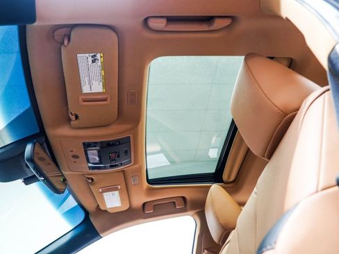 Used 2025 Lexus ES 350 w/ Premium Package image 35