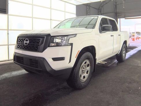 Used 2024 Nissan Frontier S RWD image 3