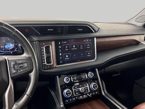 Used 2023 GMC Yukon XL Denali Ultimate AWD/4WD image 7