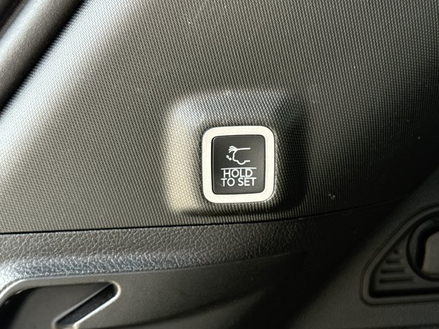 Used 2025 Jeep Grand Cherokee Summit AWD/4WD image 12