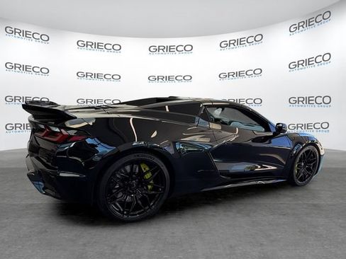 Used 2023 Chevrolet Corvette Z06 w/ Stealth Interior Trim Package RWD image 7