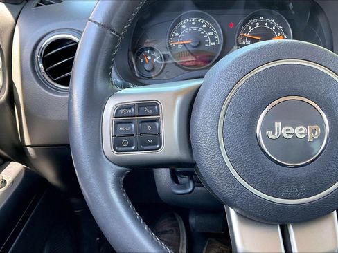Used 2016 Jeep Patriot High Altitude AWD/4WD image 17