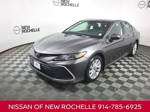 Used 2023 Toyota Camry LE image 1