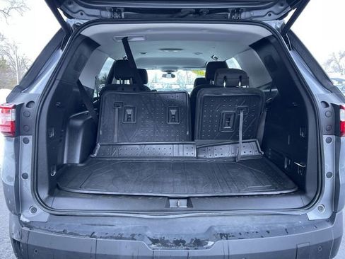 Used 2020 Chevrolet Traverse LT image 24
